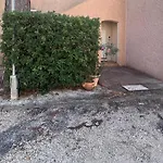 Sympathique studio en Rez de jardin dans résidence