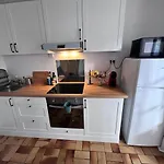 Sympathique studio en Rez de jardin dans résidence