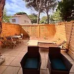 Sympathique studio en Rez de jardin dans résidence